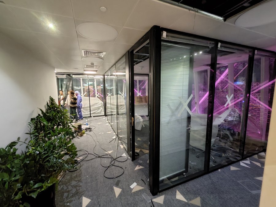OFFICE GLASS PARTITION
