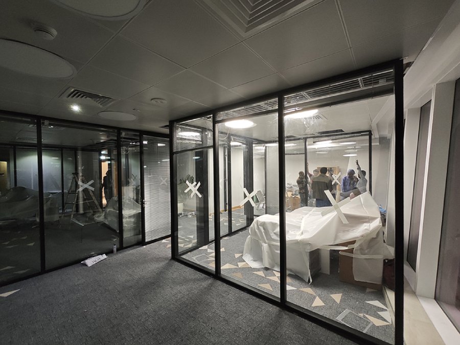 OFFICE GLASS PARTITION