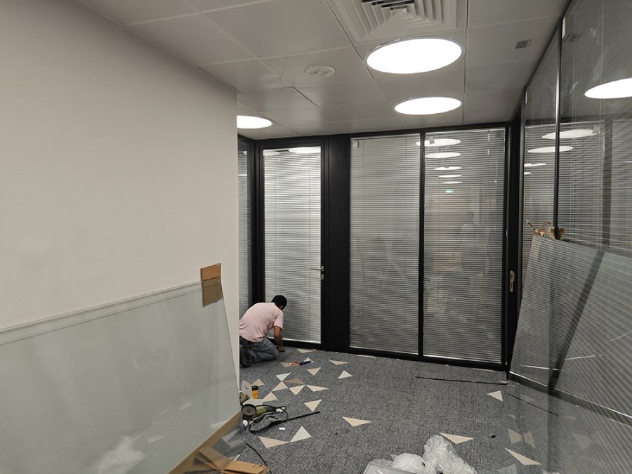 OFFICE GLASS PARTITION