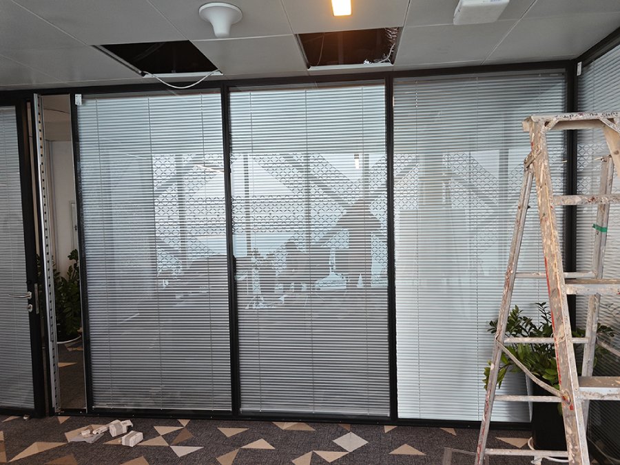 OFFICE GLASS PARTITION